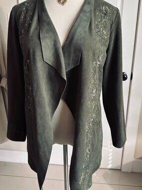 Chico's Faux-Suede Jacket Moss Green w/embroidered flowers, Open Front size 4/6